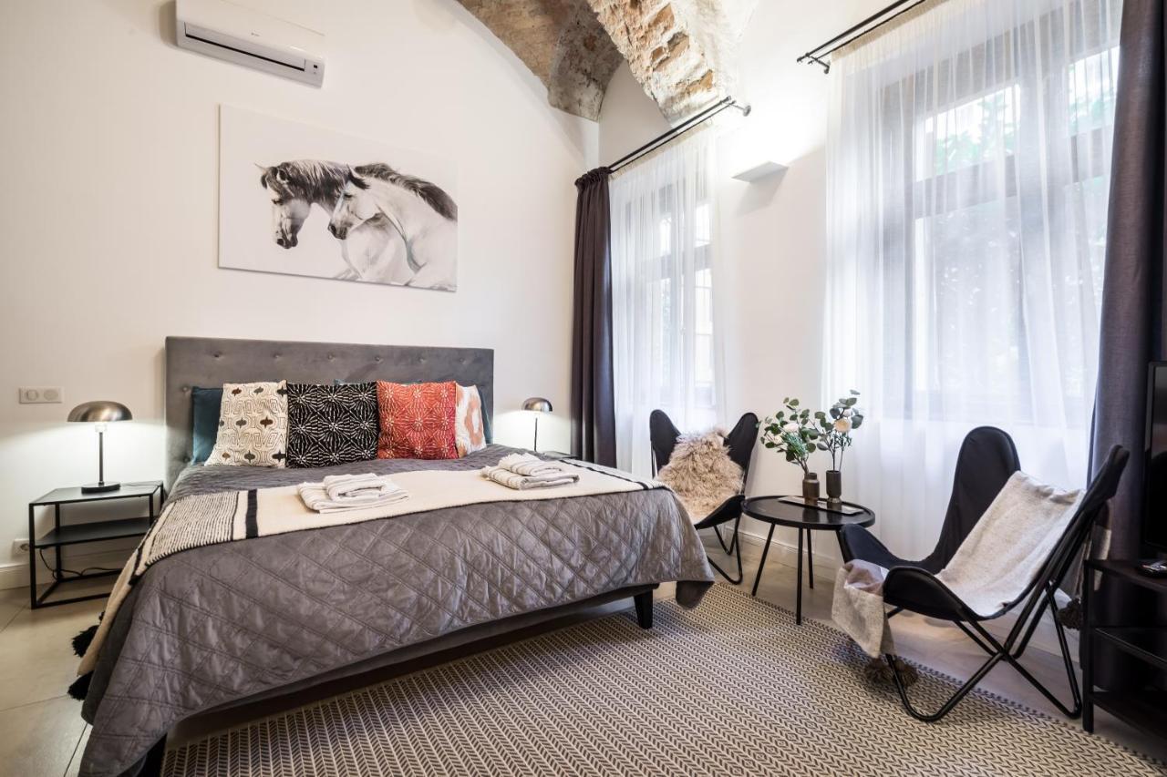 Urban Stable Luxury Apartments Budapest Exterior photo