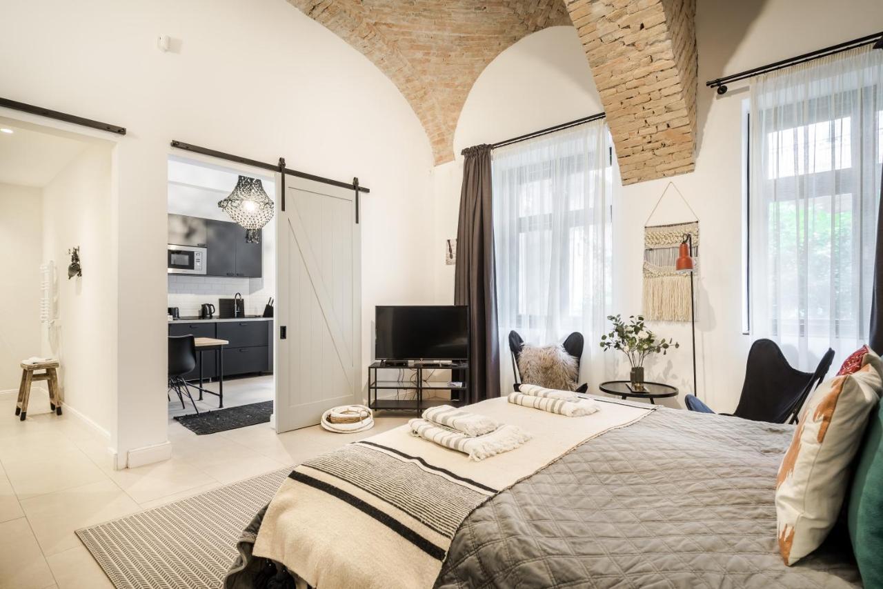 Urban Stable Luxury Apartments Budapest Exterior photo